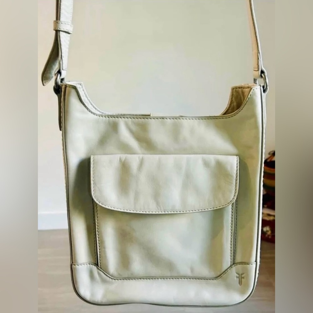 FRYE Melissa Magazine Leather Crossbody Beige Handbag